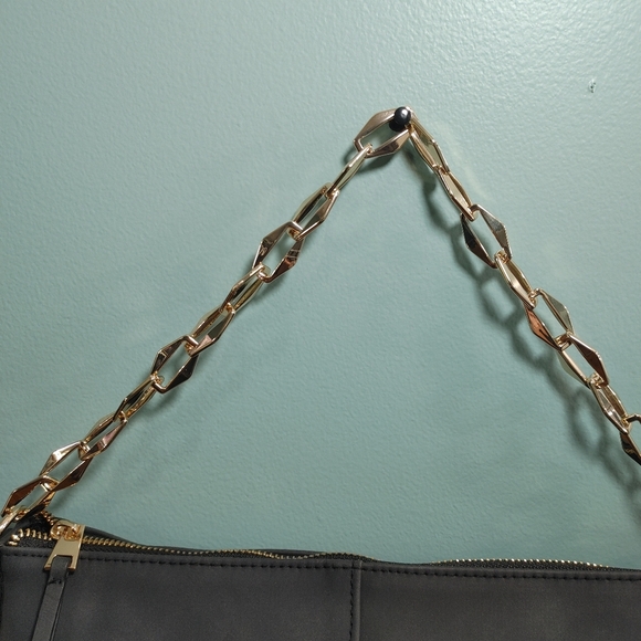 Universal Threads Black Crescent Style Chain Link Shoulder Bag - Picture 4 of 11